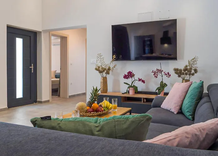 Lovely Home In Kraljevica With Kitchen *