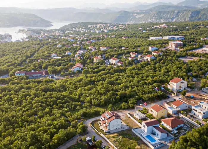 Lovely Home In Kraljevica With Kitchen Feriehus *