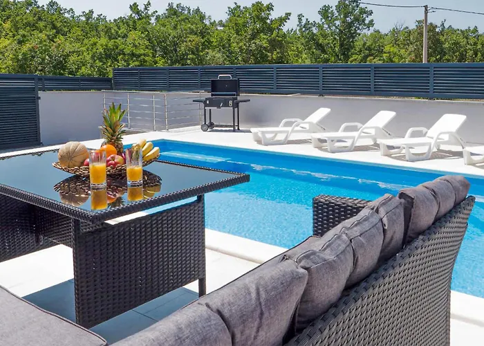 Lovely Home In Kraljevica With Kitchen Сasa de vacaciones *